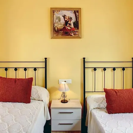 Duplex Centro Con Garaje Gratuito דירה *